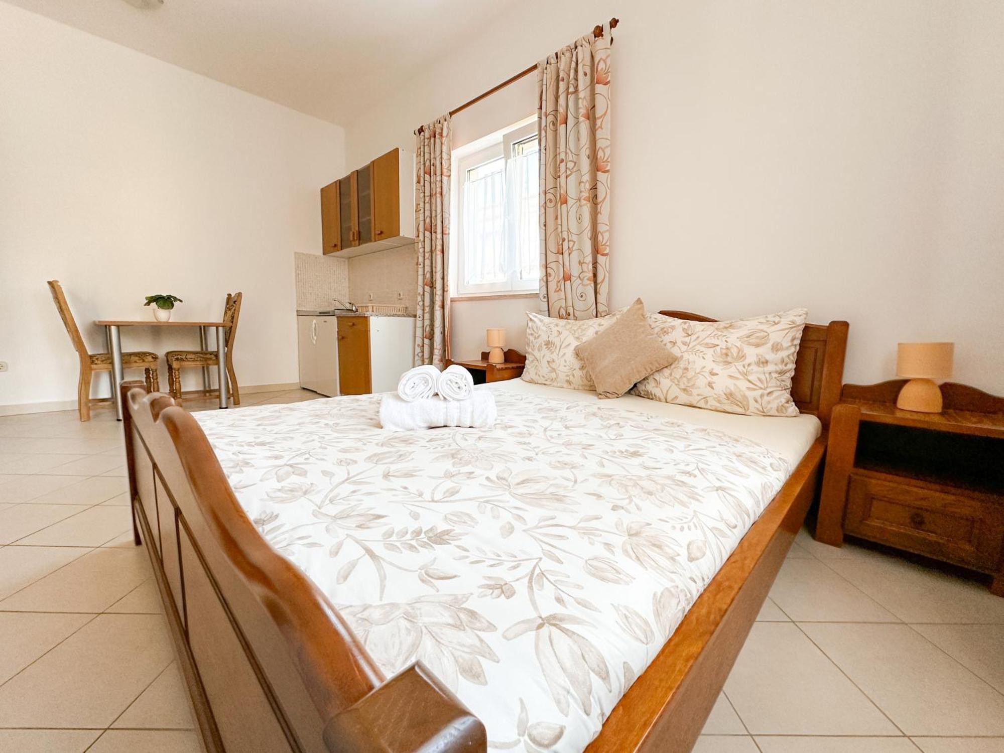 Sunside Apartments Пула Екстериор снимка